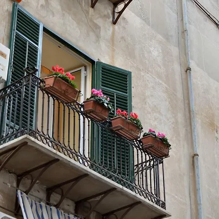 Real Teatro Umberto I Отель типа 